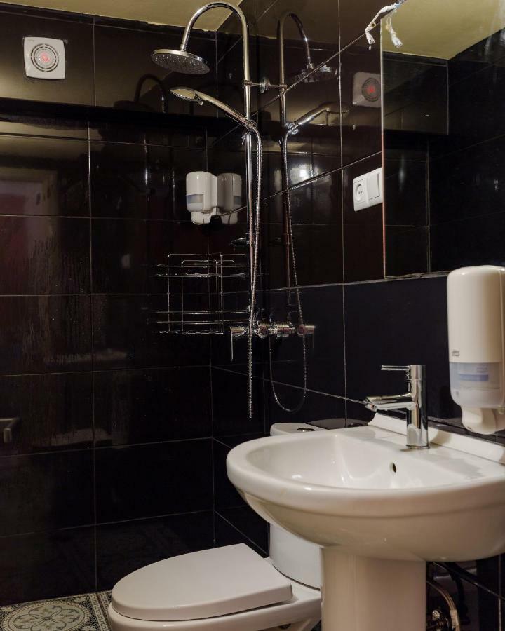 Batumi Surf Hostel ภายนอก รูปภาพ